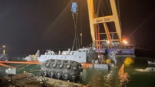 Iranian Navy Raises Capsized Frigate Sahand From the Water Iranian Navy Raises Capsized Frigate Sahand From the Water