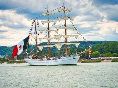 Update: Mexican Ship Made No Distress Calls Before Crashing into Brooklyn Bridge Update: Mexican Ship Made No Distress Calls Before Crashing into Brooklyn Bridge