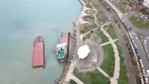 A ship broken into two pieces was seen in Zonguldak A ship broken into two pieces was seen in Zonguldak
