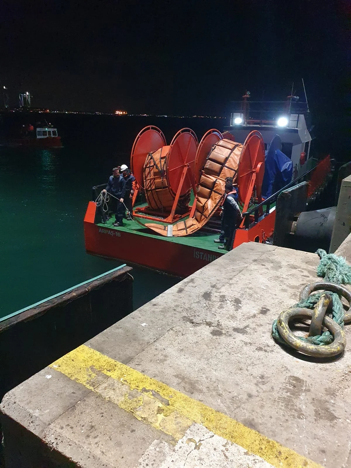 Panic at Ambarlı Port: Container Ship Capsizes